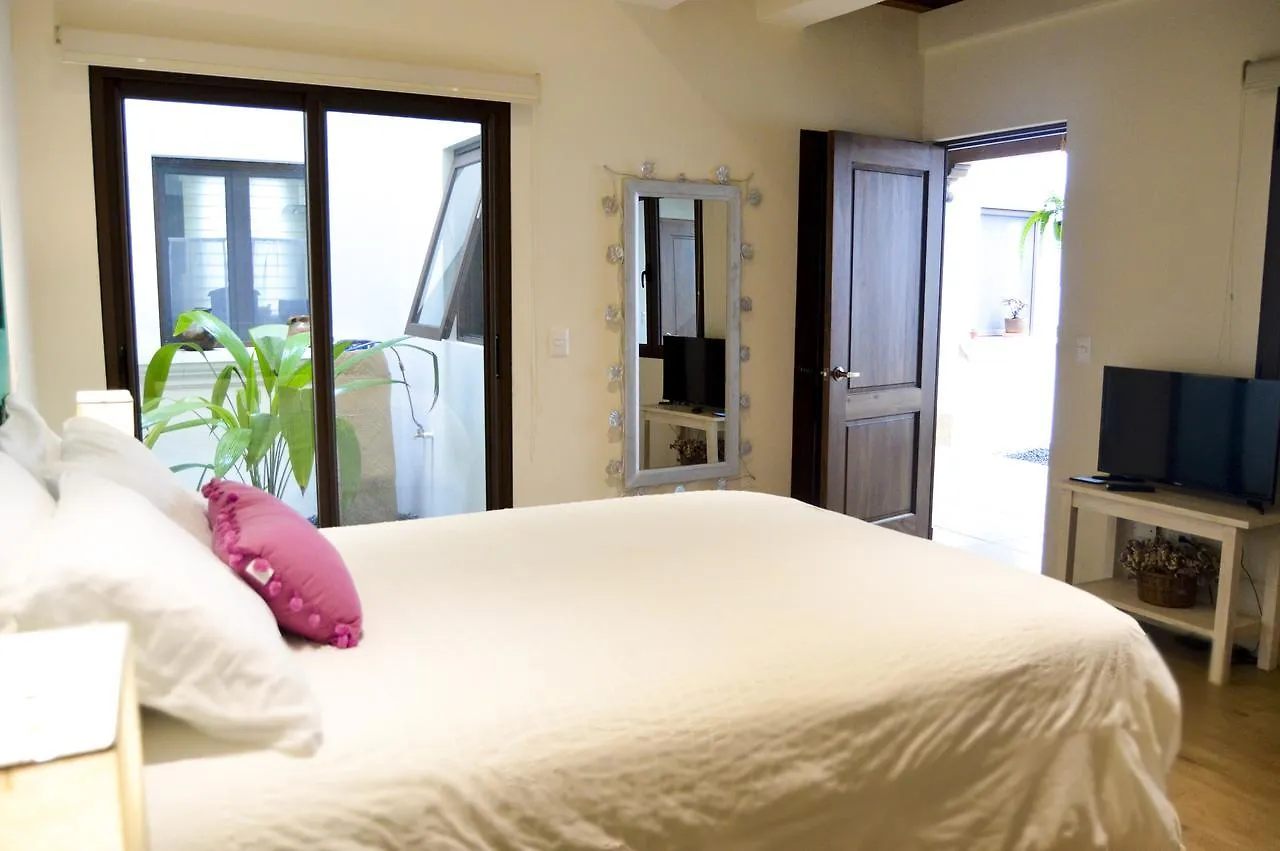 Casa Girasol Bed & Breakfast Antigua